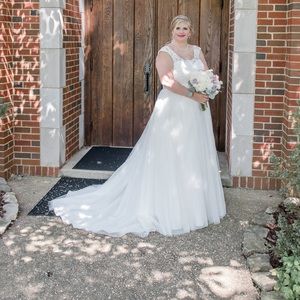 David Bridal Wedding Dress Size 18W